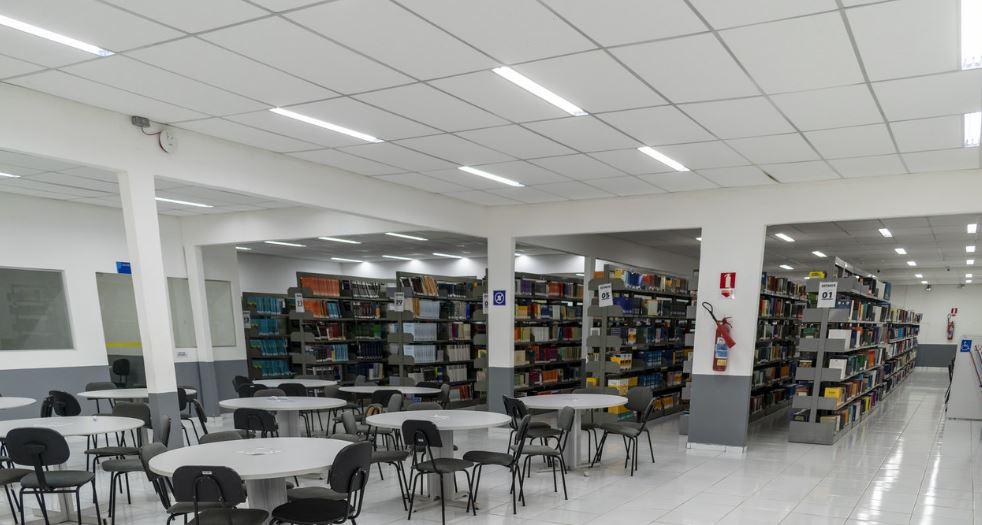 Biblioteca - FAMA Macapá